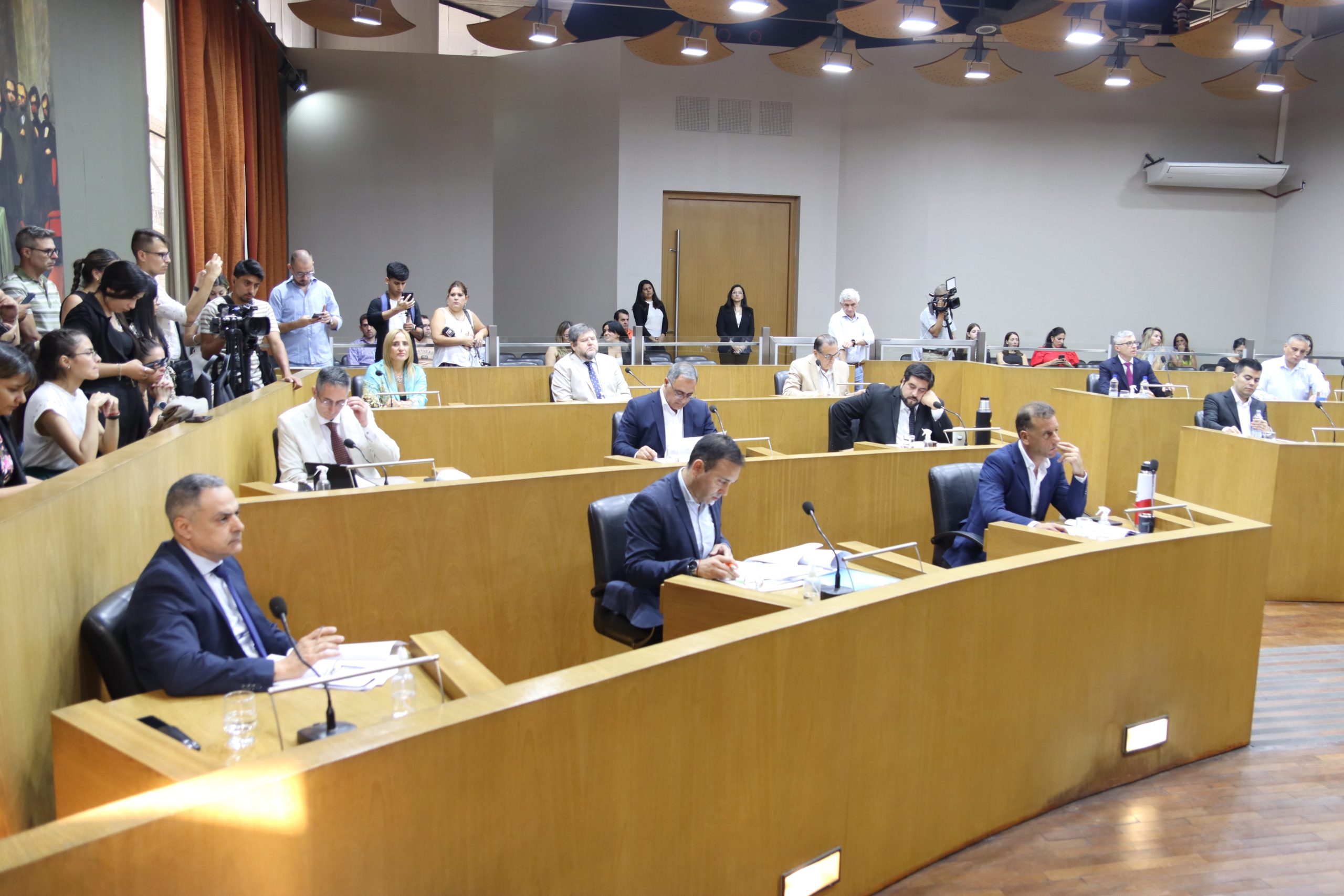 El Concejo Deliberante sancionó el Presupuesto 2025 y la extensión de ...
